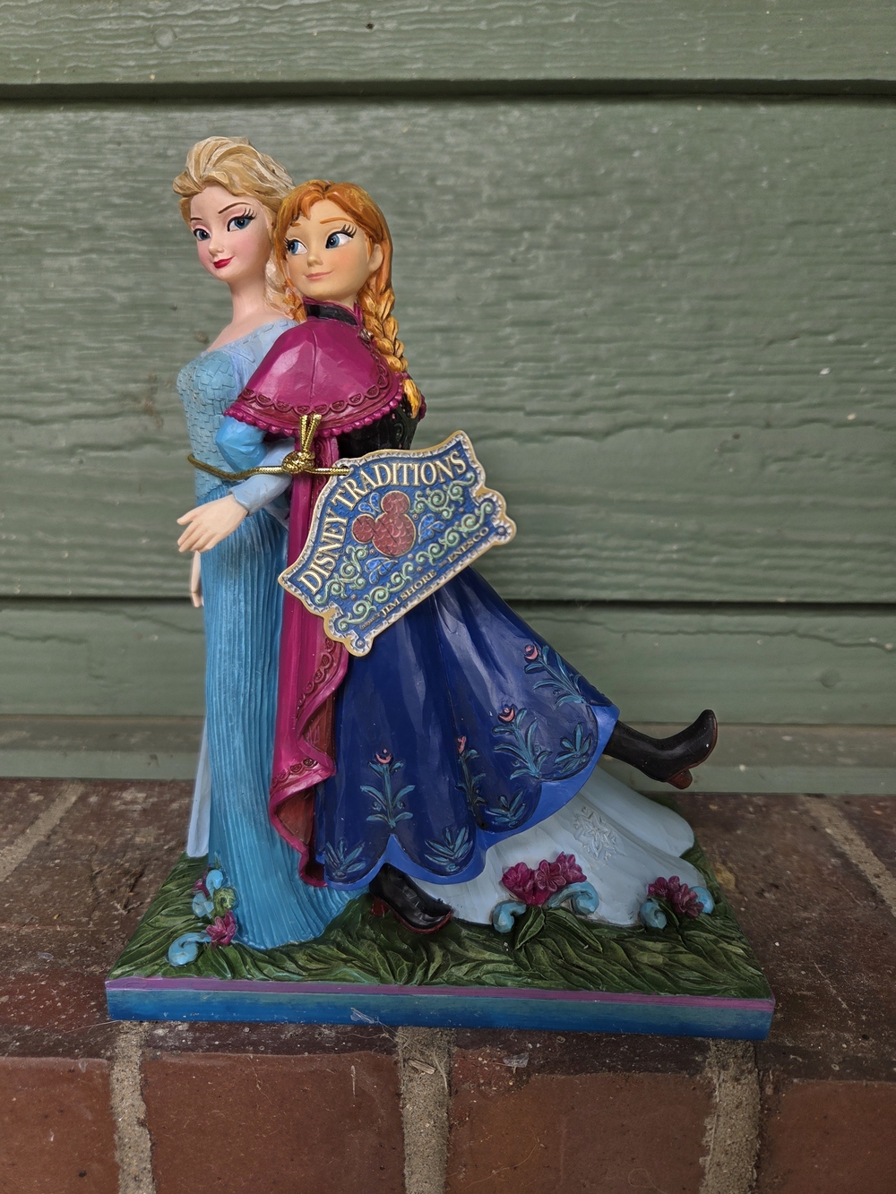 Disney Frozen Sisters Figurine in Blue and Pink